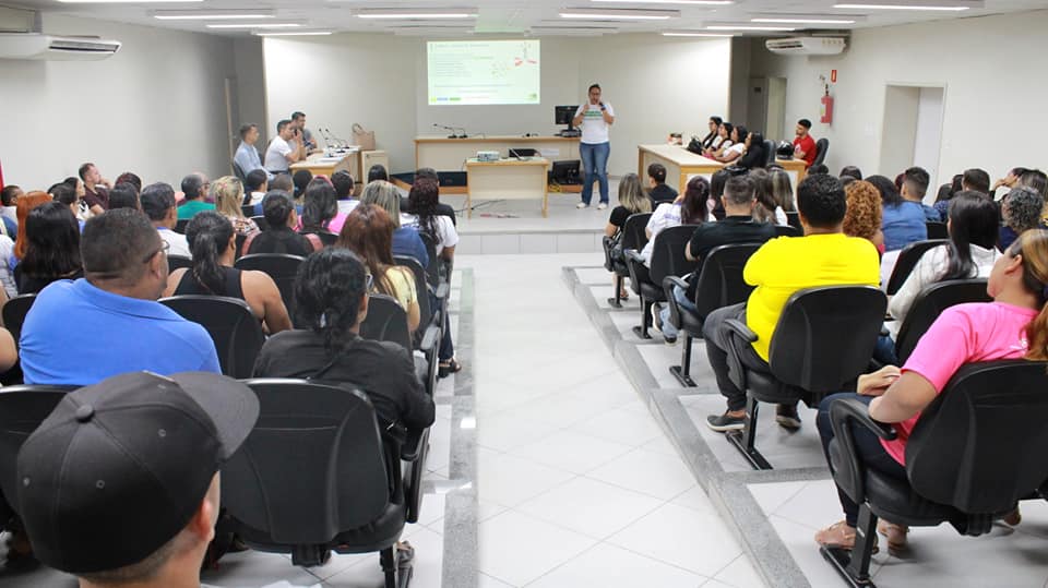 Saúde I Prefeitura de Laranjal do Jari através da secretaria de Saúde em parceria COSEMS Ap apresenta aos servidores da saúde novo financiamento da Atenção Primária